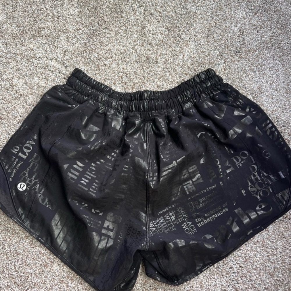 Lululemon hotty hot manifesto shorts size 6 4” inseam